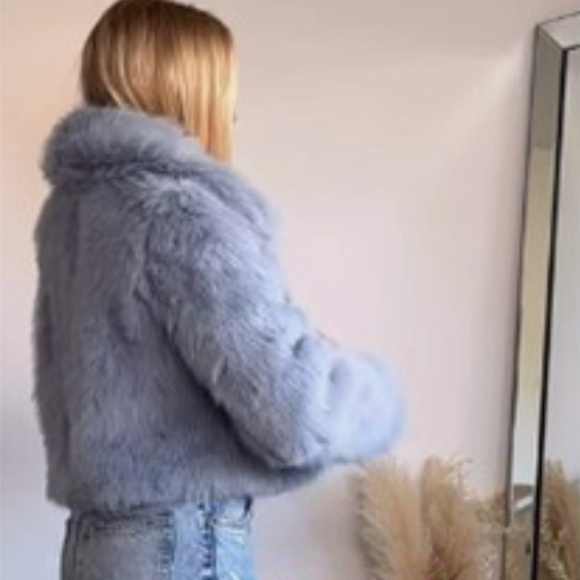 Zara bluish short faux fur jacket coat NWT - Picture 2 of 9